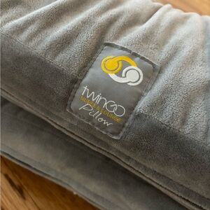 Twingo Nursing pillow with removable/washable covers